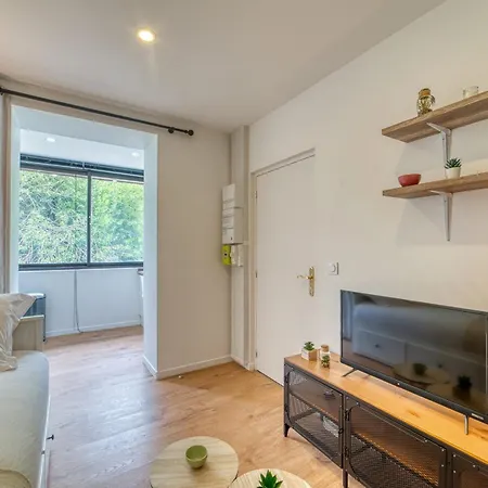 Apartment Le Petit Gerland - Calme Metro B *