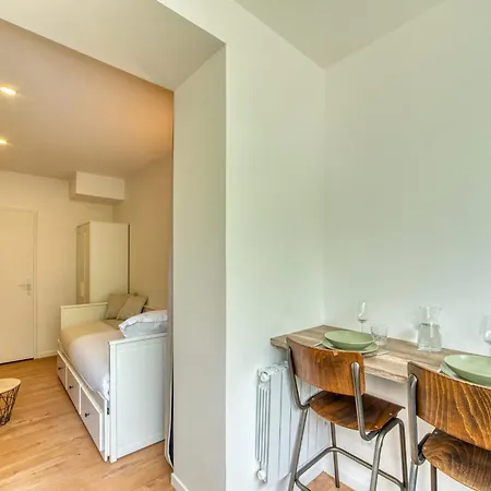 Le Petit Gerland - Calme Metro B Apartment *
